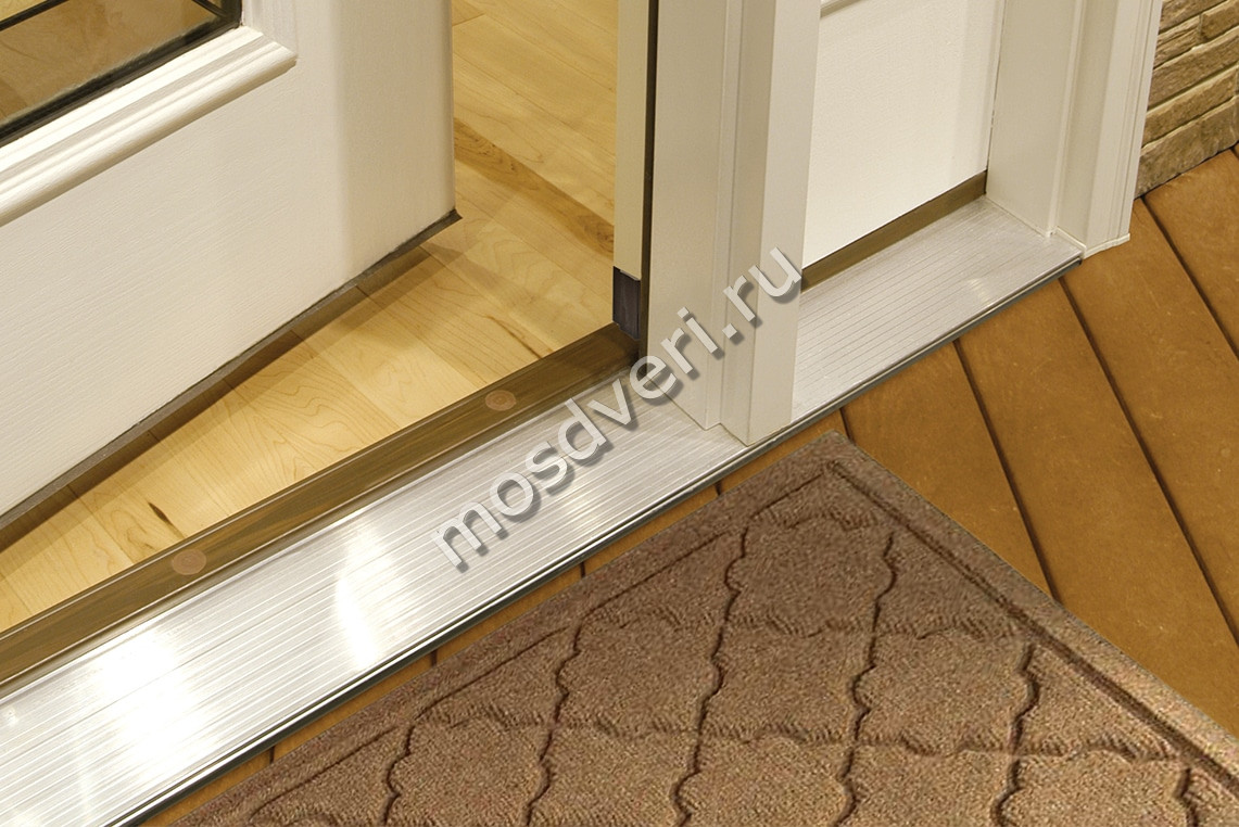 Дверной порог с уплотнителем Дверной порог с уплотнителем